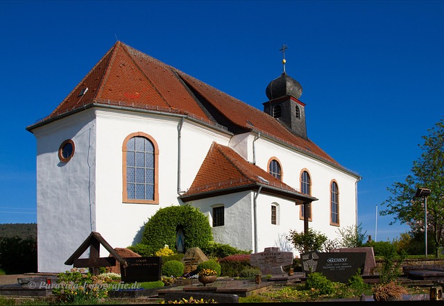 Historische Kirche in der Südpfalz